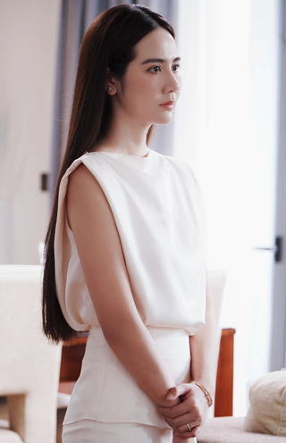 Huyền Lizzie tuổi 35: Sang chảnh trên phim, ngoài đời trẻ trung gợi cảm - 5