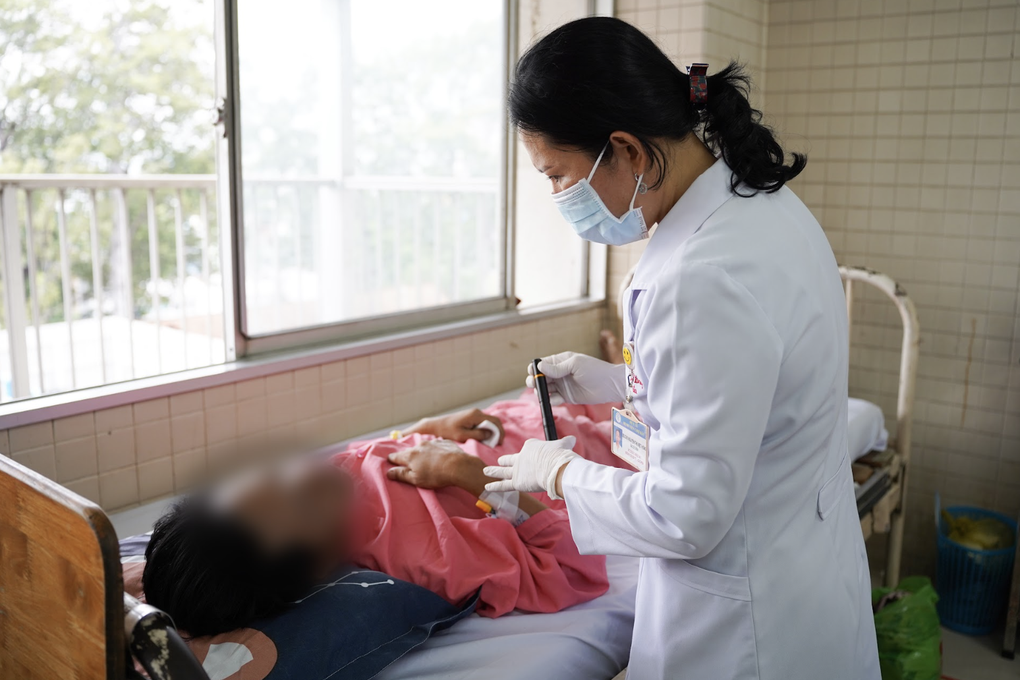 Vụ tạt axit khiến 8 người thương vong: Có nạn nhân bỏng nặng 2 mắt, tứ chi - 1 Vụ tạt axit khiến 8 người thương vong: Có nạn nhân bỏng nặng 2 mắt, tứ chi - 1