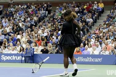 Lỡ bán chiếc vợt hỏng 11 triệu đồng, anh chàng nhặt bóng “chua xót” bởi giá thật của nó hơn 1 tỷ đồng