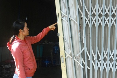 Nhóm đối tượng ngang nhiên xông vào nhà dân phá hoại và đánh người trọng thương