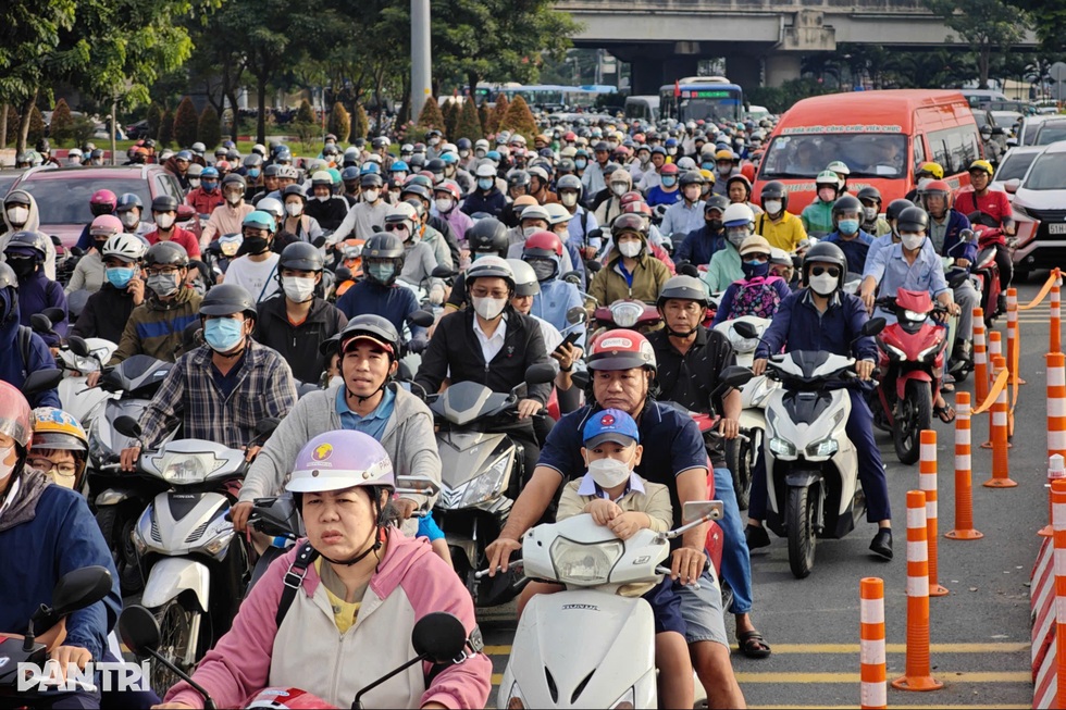 Những nút thắt cần tháo gỡ để phát triển giao thông thủy ở TPHCM - 5 Những nút thắt cần tháo gỡ để phát triển giao thông thủy ở TPHCM - 5