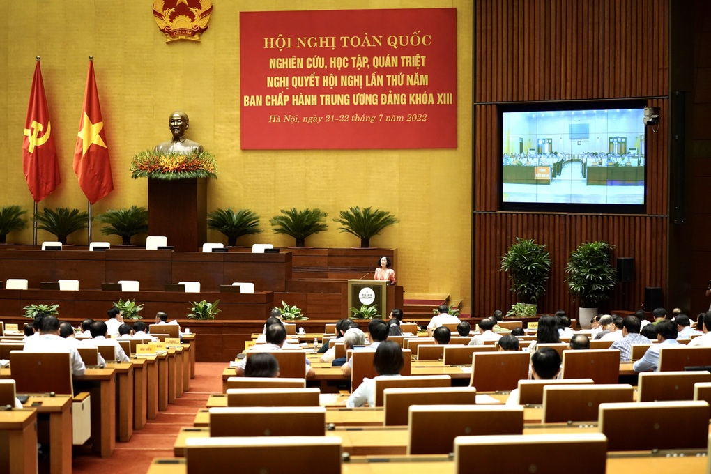 Bà Trương Thị Mai: Rất tiếc có một bộ phận giữa đường gãy cánh - 2 Bà Trương Thị Mai: Rất tiếc có một bộ phận giữa đường gãy cánh - 2