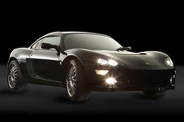 Lotus mừng sinh nhật bằng xe nạm kim cương… giả