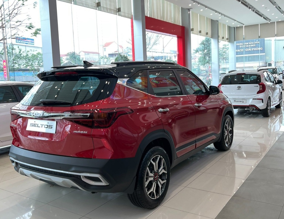 Loạt ô tô trong tầm giá 700 triệu đồng, thêm mẫu xe mới về Việt Nam - 6 Loạt ô tô trong tầm giá 700 triệu đồng, thêm mẫu xe mới về Việt Nam - 6