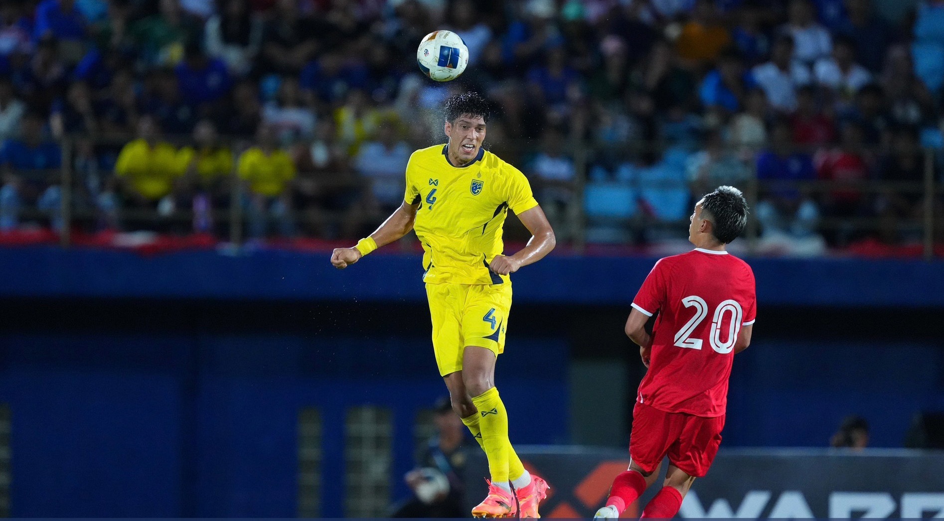 Chanathip mencetak gol super, Thailand memenangkan Piala Raja dalam skenario yang menakjubkan - 1 Chanathip lập siêu phẩm, Thái Lan giành Kings Cup theo kịch bản nghẹt thở - 1