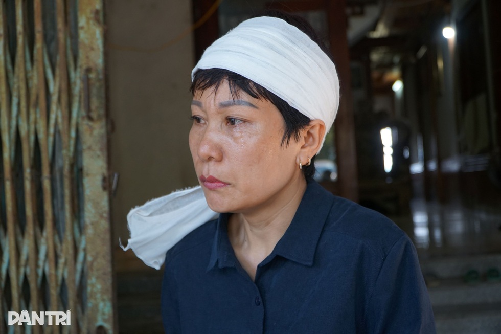 Người vợ có chồng tử nạn trong tâm lũ: “Cả nhà đợi cơm, anh chẳng kịp về”