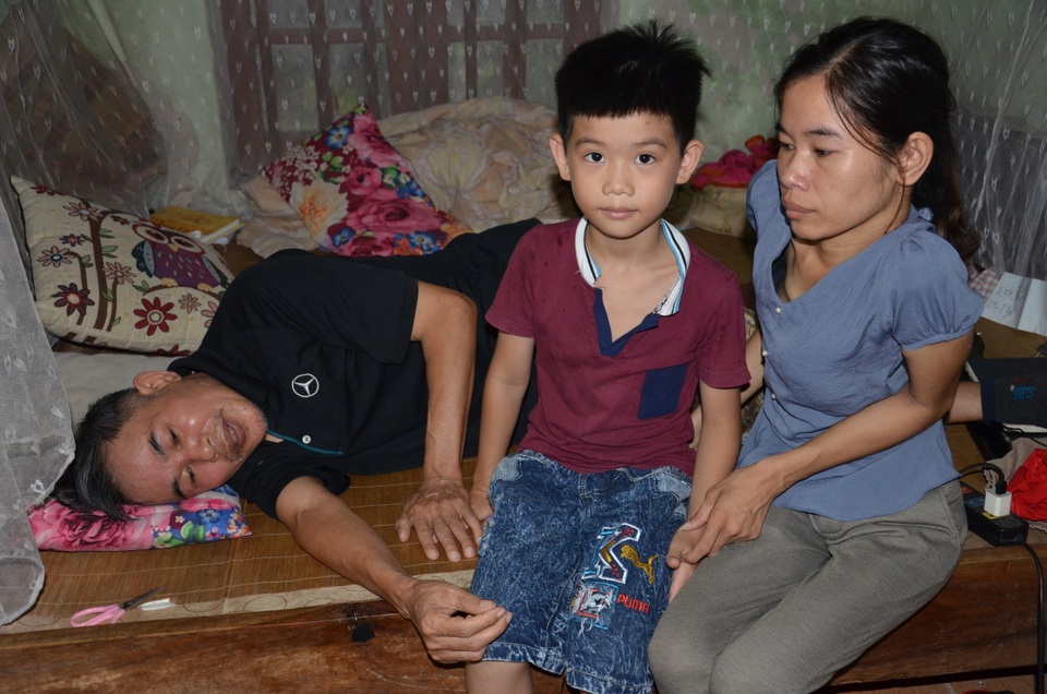 Hoàn cảnh éo le của cô gái lưng cong vẹo, chỉ ước một lần được về Hà Nội... - 7 Hoàn cảnh éo le của cô gái lưng cong vẹo, chỉ ước một lần được về Hà Nội... - 7