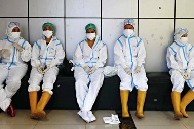 350 nhân viên y tế Indonesia mắc Covid-19 dù đã tiêm chủng, Sinovac lý giải