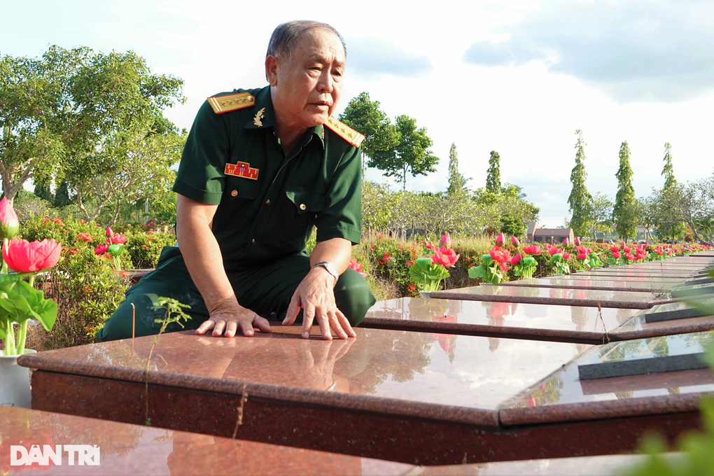 Lời hứa của người lính già cả đời đi tìm hài cốt đồng đội - 9 Lời hứa của người lính già cả đời đi tìm hài cốt đồng đội - 9