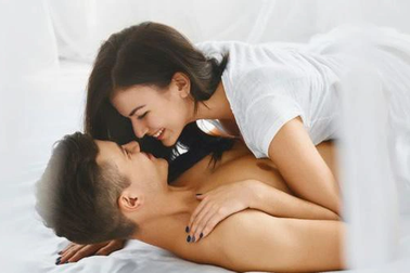 Vì sao chàng "rạo rực" buổi sáng, nàng lại muốn vào buổi chiều?