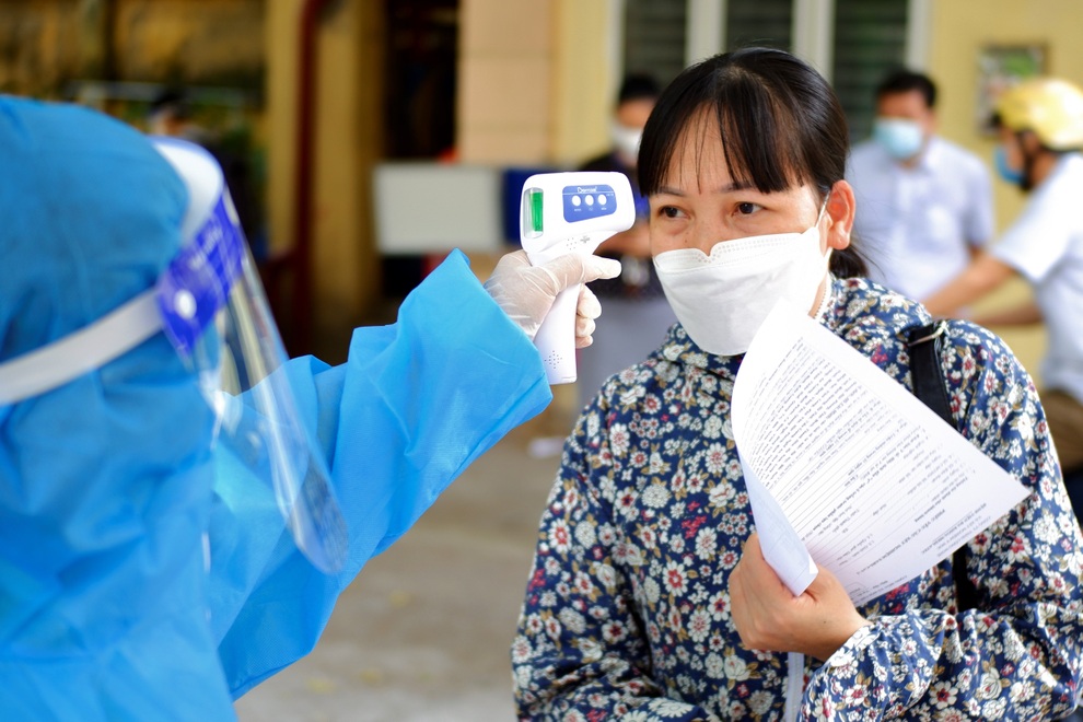 Hà Nội: Cận cảnh quá trình xét nghiệm 1.000 người để truy tìm F0 - 2 Hà Nội: Cận cảnh quá trình xét nghiệm 1.000 người để truy tìm F0 - 2
