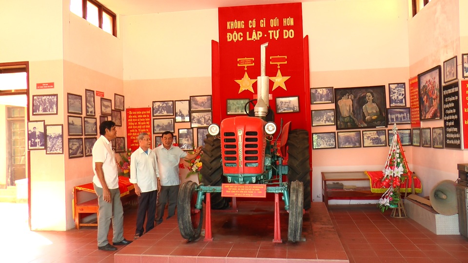 Chiếc máy cày Bác Hồ tặng nhân dân vùng “tuyến lửa” Vĩnh Linh - 1 Chiếc máy cày Bác Hồ tặng nhân dân vùng “tuyến lửa” Vĩnh Linh - 1