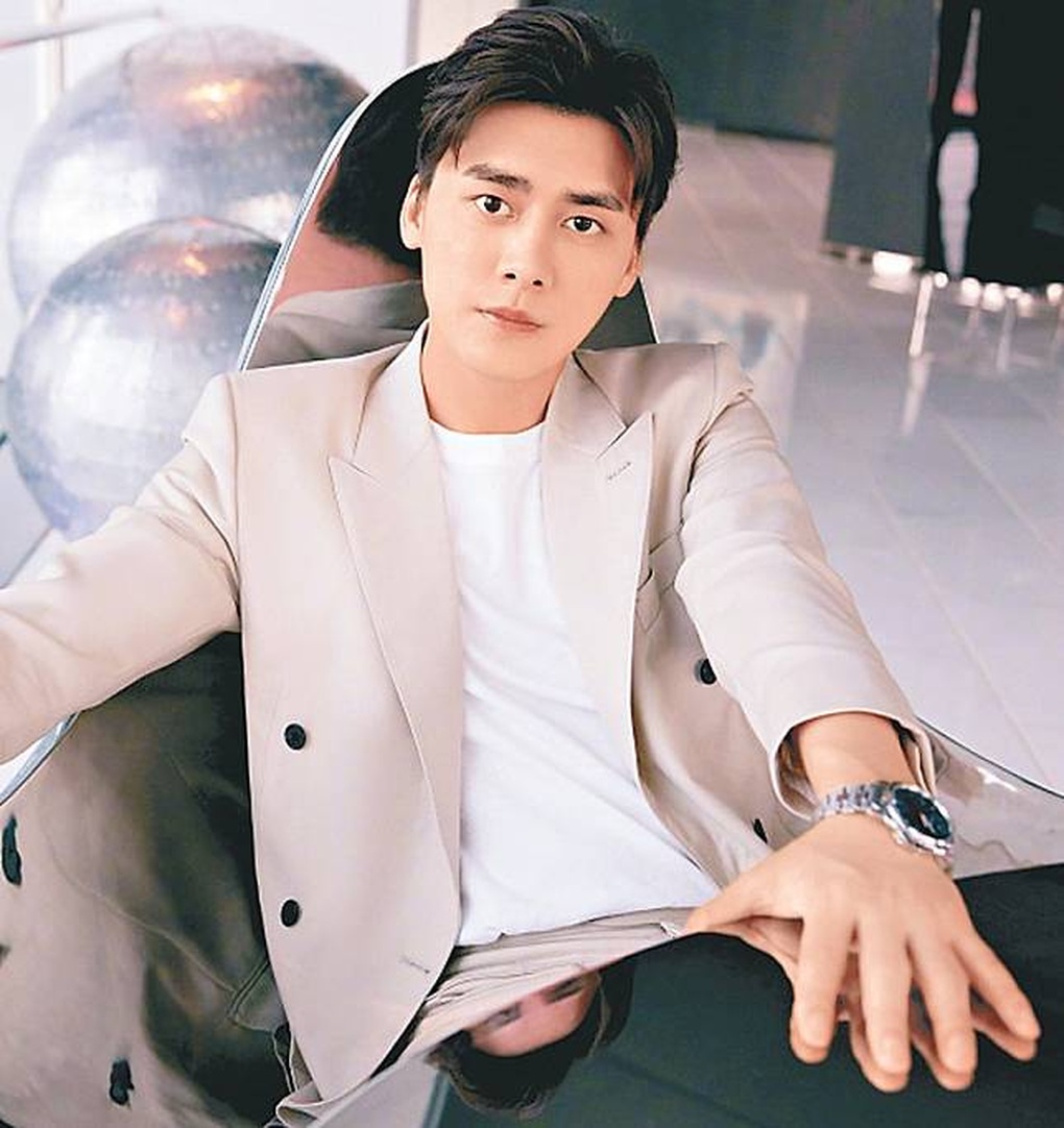 Loạt nghệ sĩ bất ngờ bị réo tên trong scandal mua dâm của Lý Dịch Phong - 1 Loạt nghệ sĩ bất ngờ bị réo tên trong scandal mua dâm của Lý Dịch Phong - 1