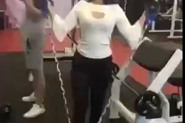 Cô gái gặp tai nạn hy hữu trong phòng tập gym