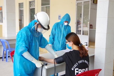 Bé gái 5 tuổi điều trị ở Bạc Liêu khỏi bệnh Covid-19