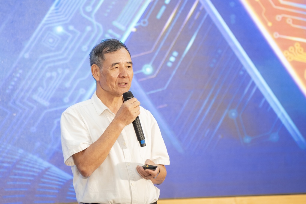 Ông Lê Trường Tùng: Kỹ sư 57 là lực lượng sẵn sàng cho chuyển đổi số quốc gia - 2 Ông Lê Trường Tùng: Kỹ sư 57 là lực lượng sẵn sàng cho chuyển đổi số quốc gia - 2