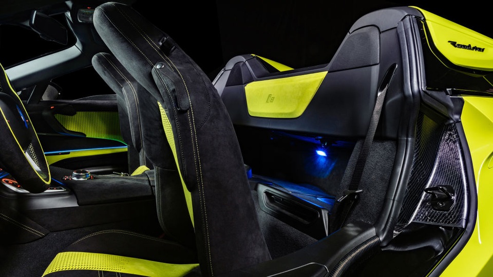 Cận cảnh chiếc BMW i8 Roadster màu xanh neon độc nhất vô nhị - 8 Cận cảnh chiếc BMW i8 Roadster màu xanh neon độc nhất vô nhị - 8