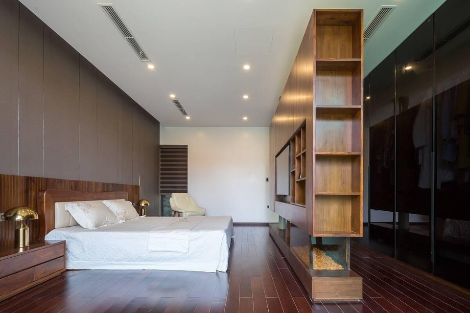 Gia đình ở Vinh xây nhà cản nắng, mùa hè mát lịm nhờ tuyệt chiêu không ngờ - 9 Gia đình ở Vinh xây nhà cản nắng, mùa hè mát lịm nhờ tuyệt chiêu không ngờ - 9