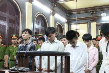 Băng cướp chặt tay cô gái, cướp xe SH kháng cáo