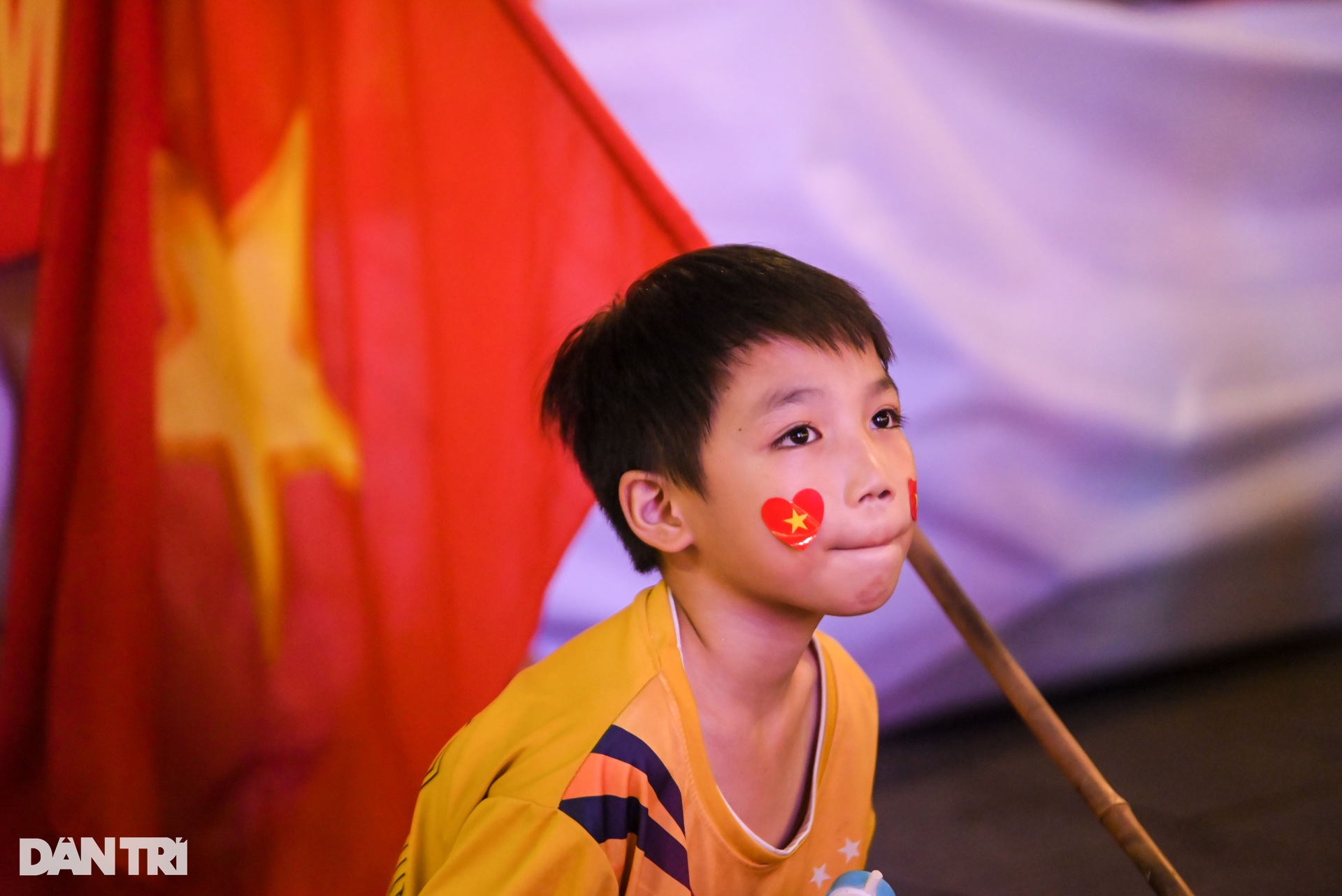 Người hâm mộ TPHCM nhảy múa khi đội tuyển Việt Nam chiến thắng - 7 Người hâm mộ TPHCM nhảy múa khi đội tuyển Việt Nam chiến thắng - 7