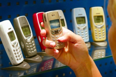 Giúp tránh xa mạng xã hội, trào lưu điện thoại "cục gạch" gây sốt trở lại