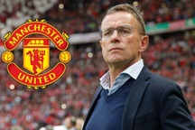 Vừa tới Man Utd, tân HLV Rangnick đã nhận "món quà lớn"
