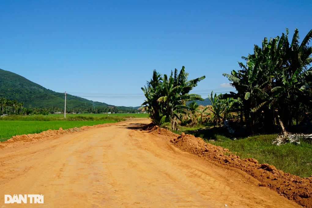Sẽ cưỡng chế nếu 5 hộ dân không nhường đất cho dự án cao tốc Bắc - Nam - 1 Sẽ cưỡng chế nếu 5 hộ dân không nhường đất cho dự án cao tốc Bắc - Nam - 1