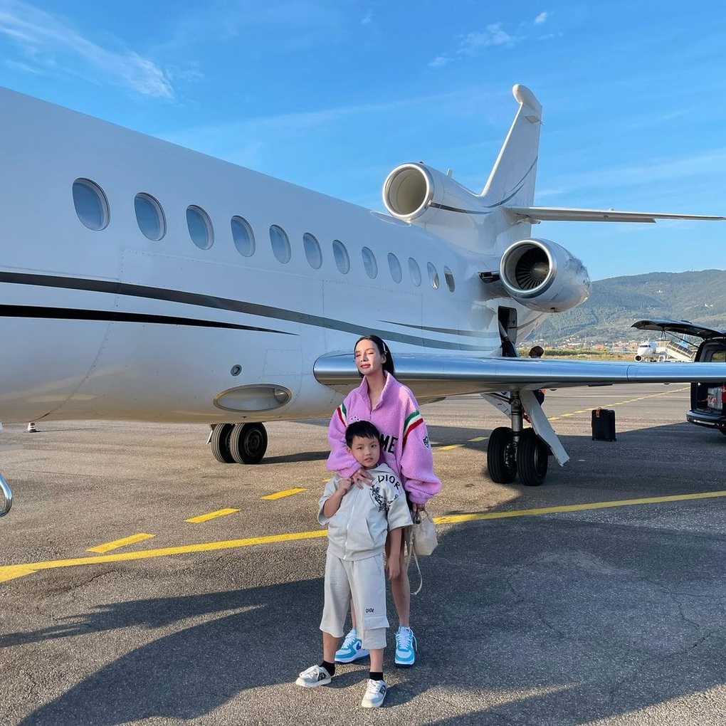 Cuộc sống xa hoa ở vạch đích của 3 ái nữ nhà siêu giàu Singapore - 5