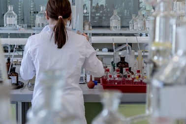 Các nhà khoa học phát triển nhựa sinh học không độc hại