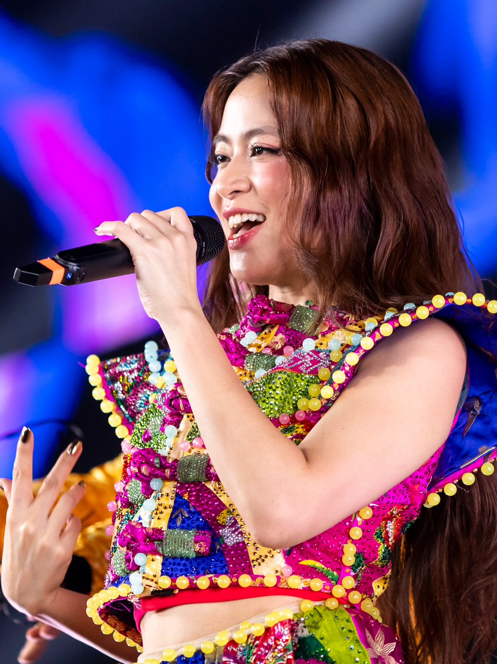 Phương Mỹ Chi: Mong mọi người đừng so sánh tôi với chị Hoàng Thùy Linh - 5 Phương Mỹ Chi: Mong mọi người đừng so sánh tôi với chị Hoàng Thùy Linh - 5