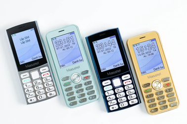 Mẫu điện thoại bàn phím có dự báo thời tiết và lịch âm dương