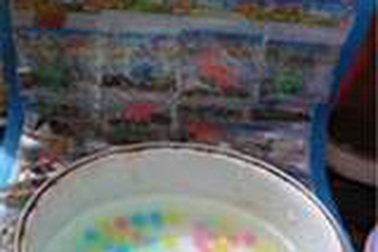 22 học sinh ngộ độc vì chơi túi hạt nở ngâm nước