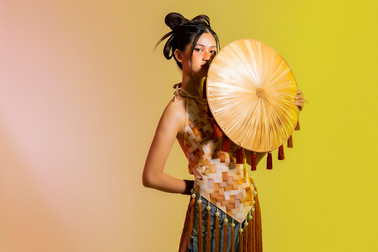 Top 5 Miss World Việt Nam Thu Phương ấn tượng với áo dài từ mây tre đan