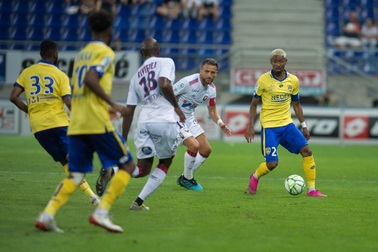 Cầu thủ gốc Việt vinh dự đeo băng đội trưởng CLB Sochaux