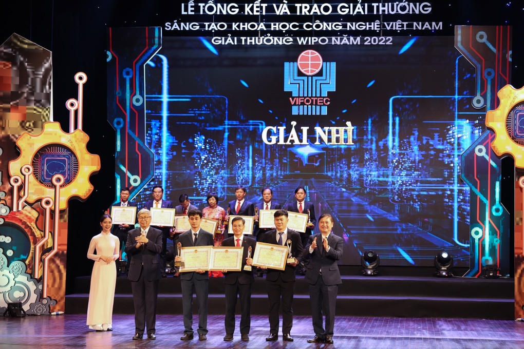 EVNCPC nhận 4 giải thưởng Sáng tạo khoa học công nghệ Việt Nam - 1 EVNCPC nhận 4 giải thưởng Sáng tạo khoa học công nghệ Việt Nam - 1