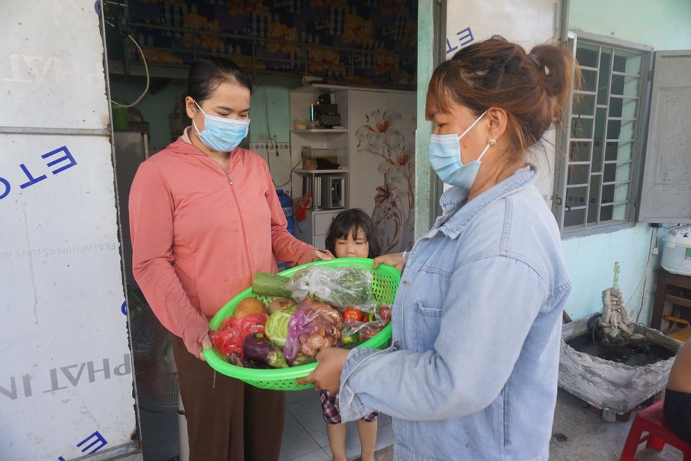 Chủ trọ miễn tiền nhà, xin thực phẩm cho công nhân - 1 Chủ trọ miễn tiền nhà, xin thực phẩm cho công nhân - 1