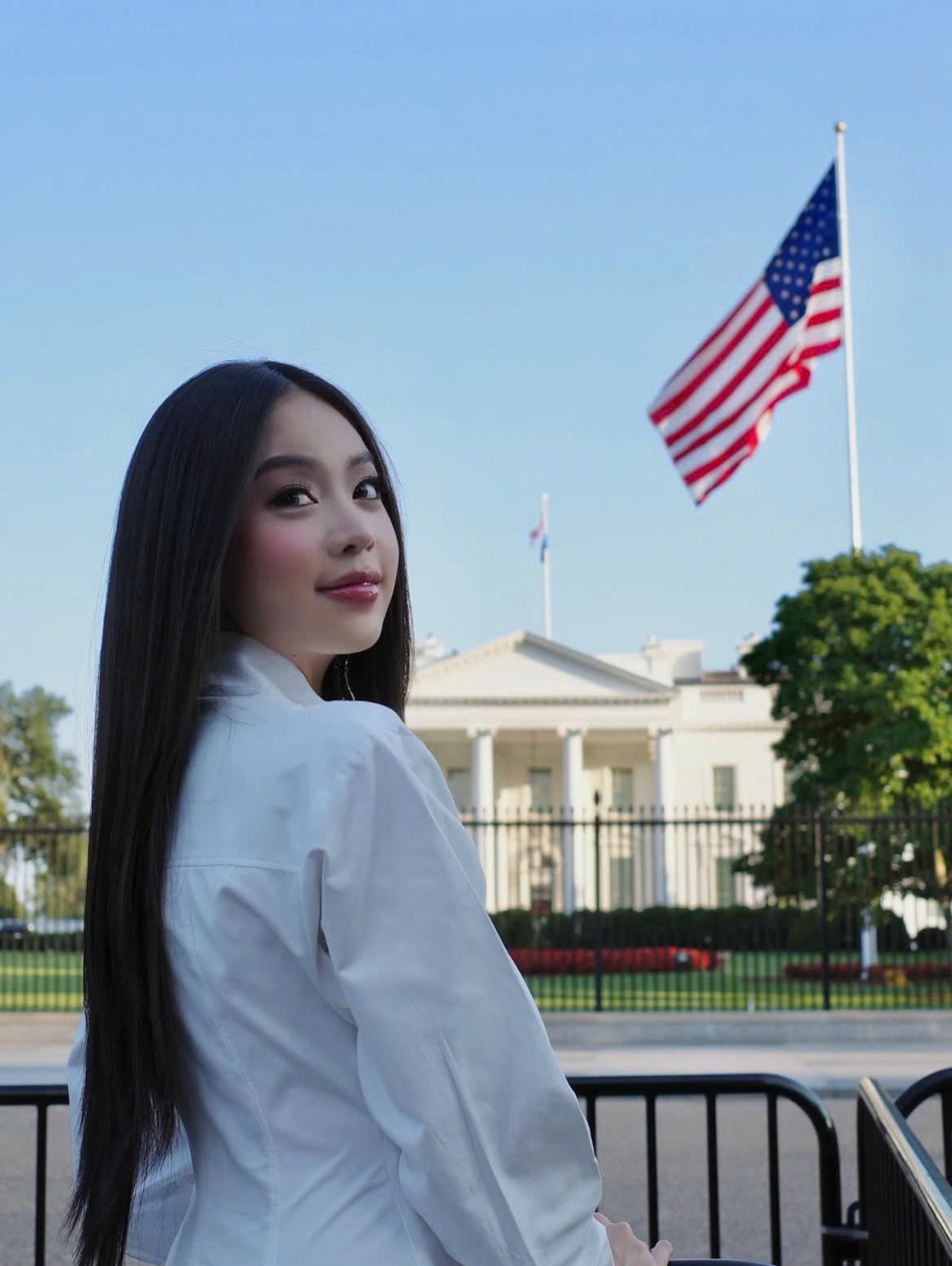 Hoa hậu Thanh Thủy có diện mạo khác lạ khi ở Mỹ, gây tranh luận trái chiều - 6 Hoa hậu Thanh Thủy có diện mạo khác lạ khi ở Mỹ, gây tranh luận trái chiều - 6