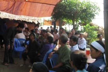 Sau bữa cỗ, mang dao sát hại trưởng khu