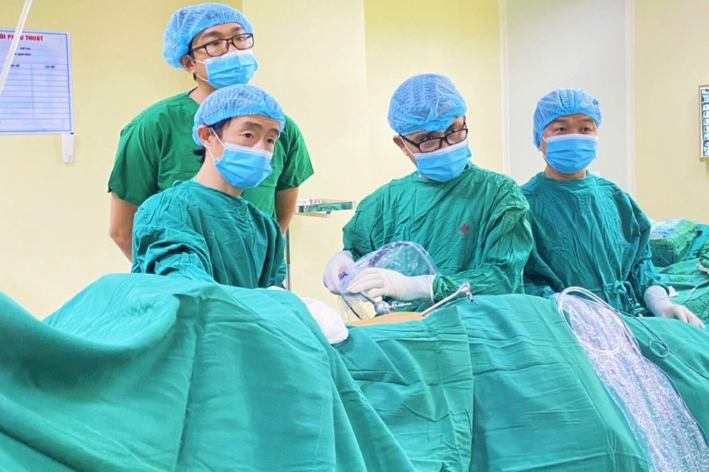 Nữ điều dưỡng cay đắng nhận phụ cấp độc hại 10.000 đồng/ngày - 1 Nữ điều dưỡng cay đắng nhận phụ cấp độc hại 10.000 đồng/ngày - 1