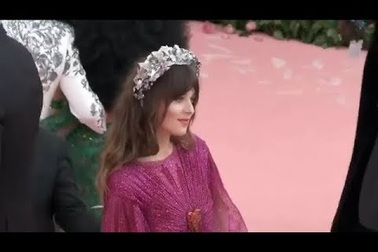 Dakota Johnson đẹp như công chúa