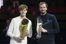 Sinner vô địch Vienna Open, Felix Auger Aliassime lên ngôi ở Basel Open