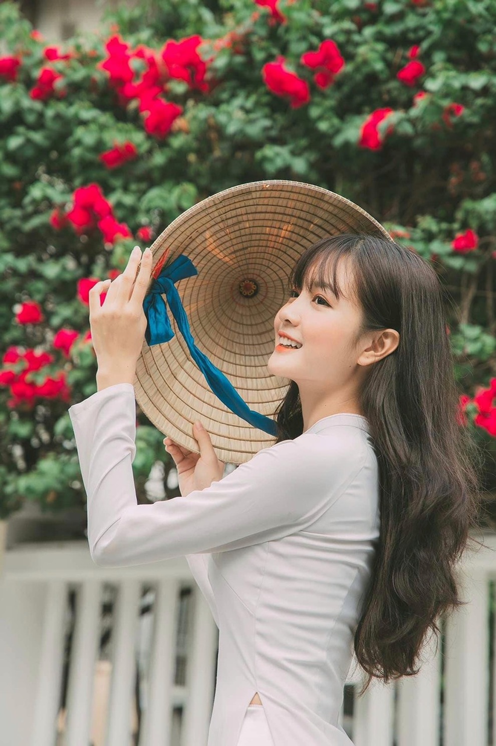 Nữ sinh ĐH Văn Lang sở hữu nét đẹp dịu dàng, thanh khiết say đắm lòng người - 11 Nữ sinh ĐH Văn Lang sở hữu nét đẹp dịu dàng, thanh khiết say đắm lòng người - 11