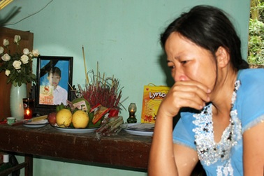 Rơi lệ trước tấm gương học sinh quên mình cứu bạn