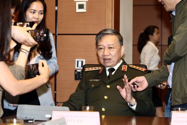 Bộ trưởng Công an Việt - Anh điện đàm trao đổi về vụ 39 người chết trong container