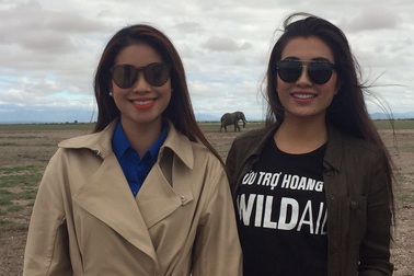 Phạm Hương cùng Lệ Hằng trải nghiệm thiên nhiên hoang dã tại Châu Phi