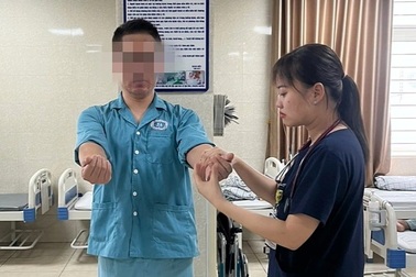 Bị đột quỵ não nguy hiểm lại tưởng say rượu