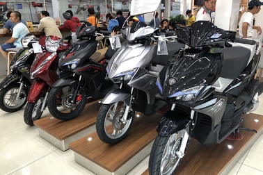 Giá xe máy giảm mạnh sau Tết