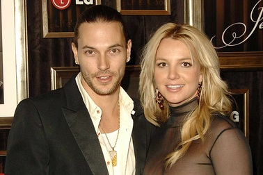 17 năm sống bằng trợ cấp từ Britney Spears, chồng cũ vẫn viết sách kể xấu