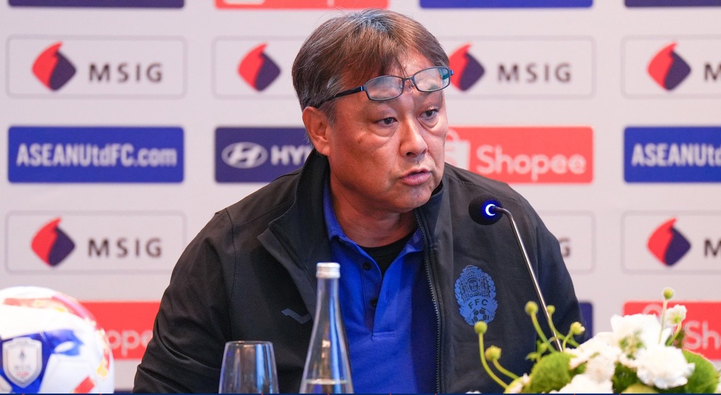 La entrenadora Mai Duc Chung habla con el corazón antes del torneo de fútbol femenino del sudeste asiático - 2 HLV Mai Đức Chung nói lời từ đáy lòng trước giải bóng đá nữ Đông Nam Á - 2