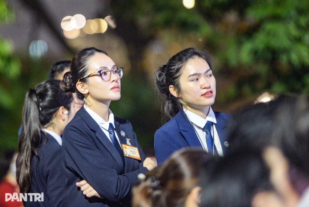 Hà Nội: Đêm nhạc Cảnh vệ Công an nhân dân - 70 mùa hoa chiến công - 6 Hà Nội: Đêm nhạc Cảnh vệ Công an nhân dân - 70 mùa hoa chiến công - 6